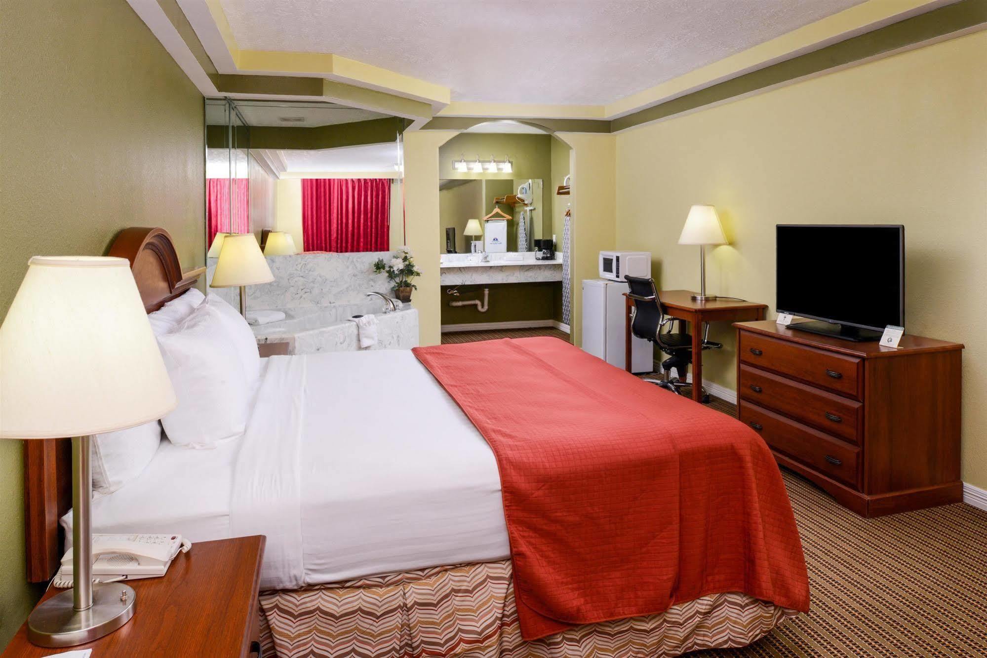 Americas Best Value Inn & Suites Waller/Prairie View Exterior foto